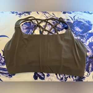 Athleta strappy sports bra size L for D+ in army green